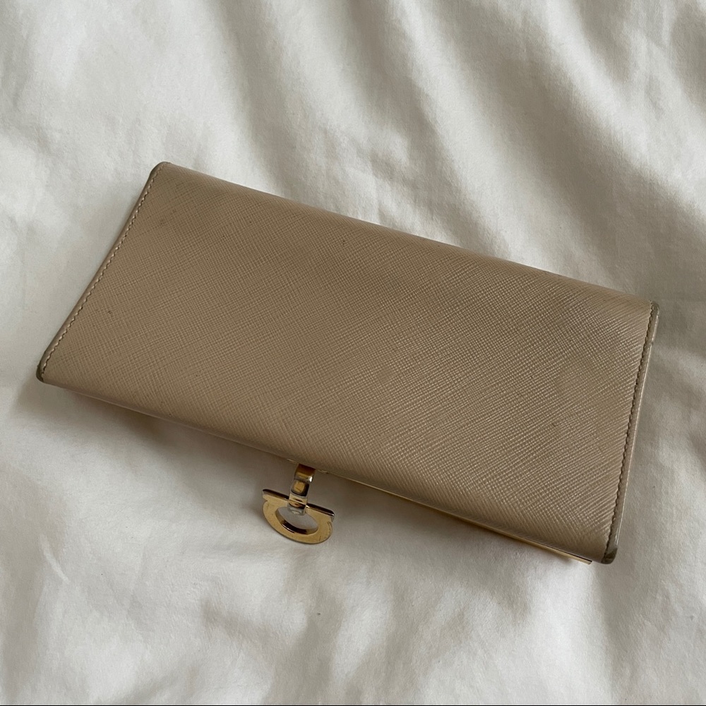 Salvatore Ferragamo Macaron Continental Wallet View 3